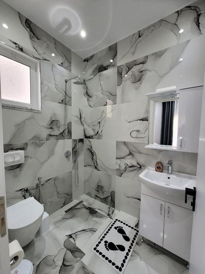 Luxury Room'S By Lika Saranda Zewnętrze zdjęcie