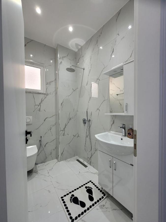 Luxury Room'S By Lika Saranda Zewnętrze zdjęcie